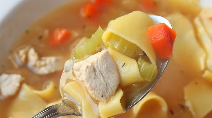 What to Eat with Chicken Noodle Soup