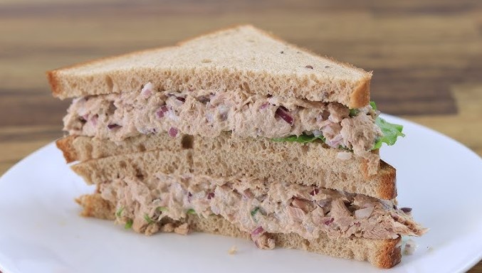 What to Eat with Tuna Salad Sandwich