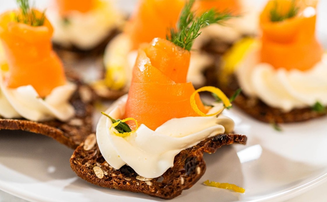 Vegetables That Balance Smoked Salmon