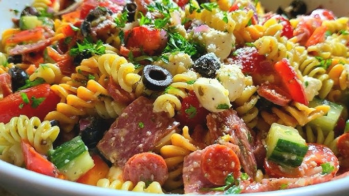 What to Eat with Pasta Salad