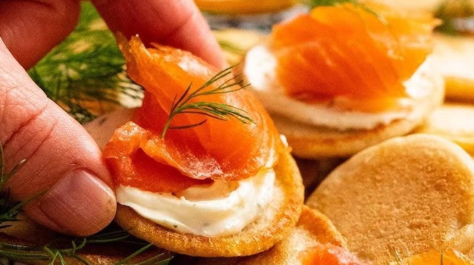 What to Eat with Smoked Salmon
